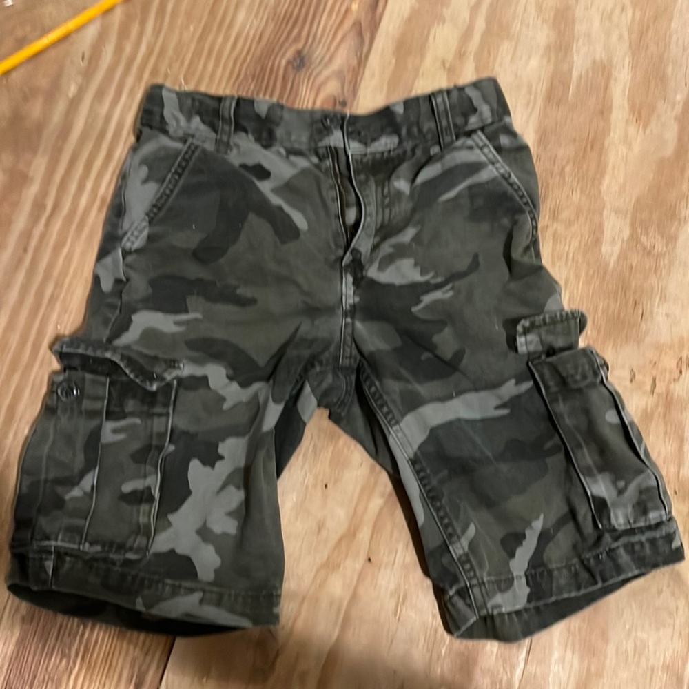Old navy camo cargo size 10